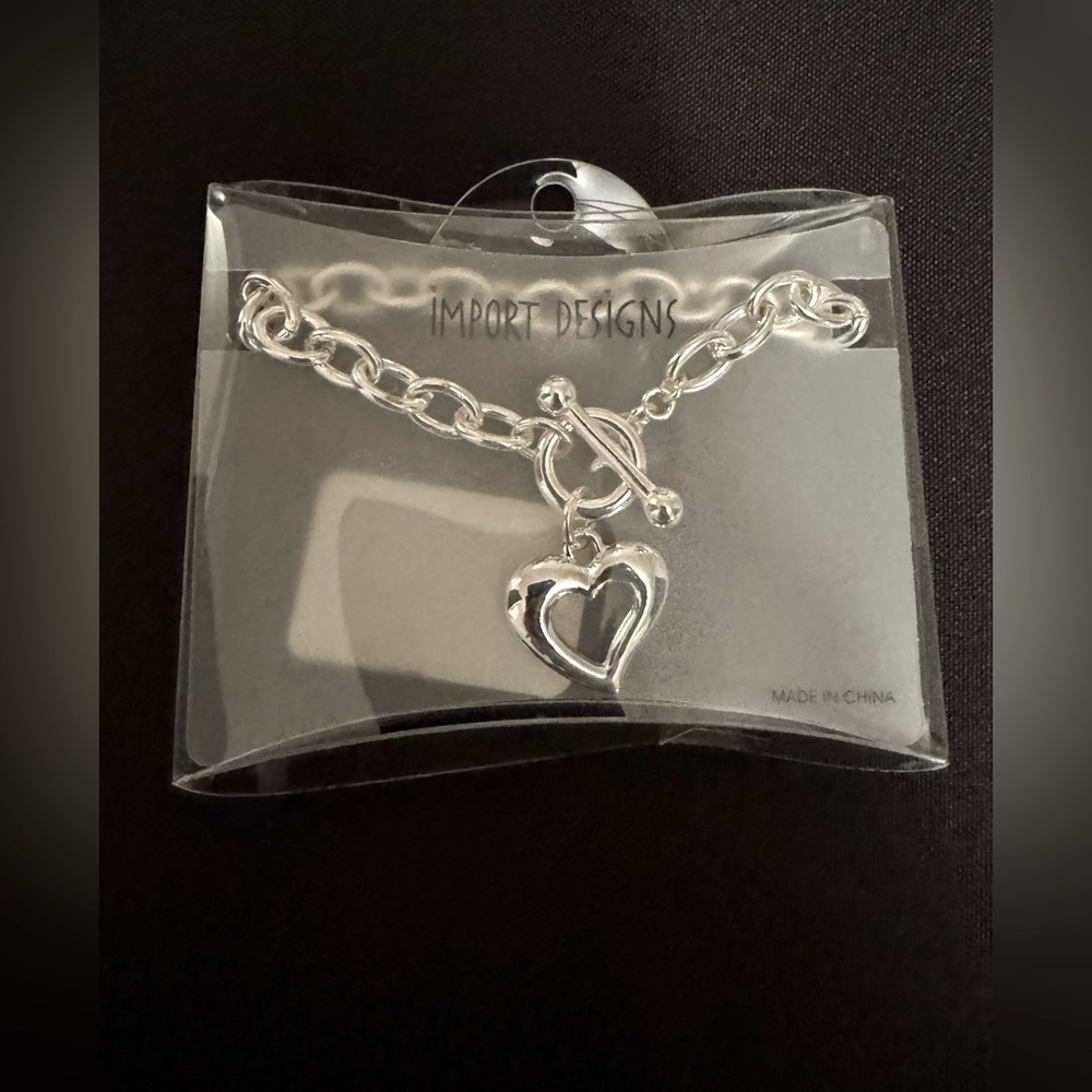 NWT - Import Designs Silver Toggle Clasp Heart Bracelet (Rhodium Finish)